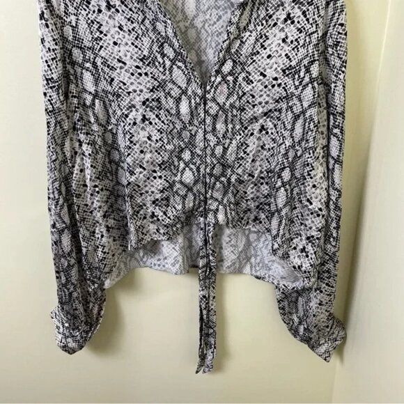 Good American Snake-Print Cropped Top Tie-Front Long Sleeve Blouse SZ 2XL / 5 - Picture 6 of 12
